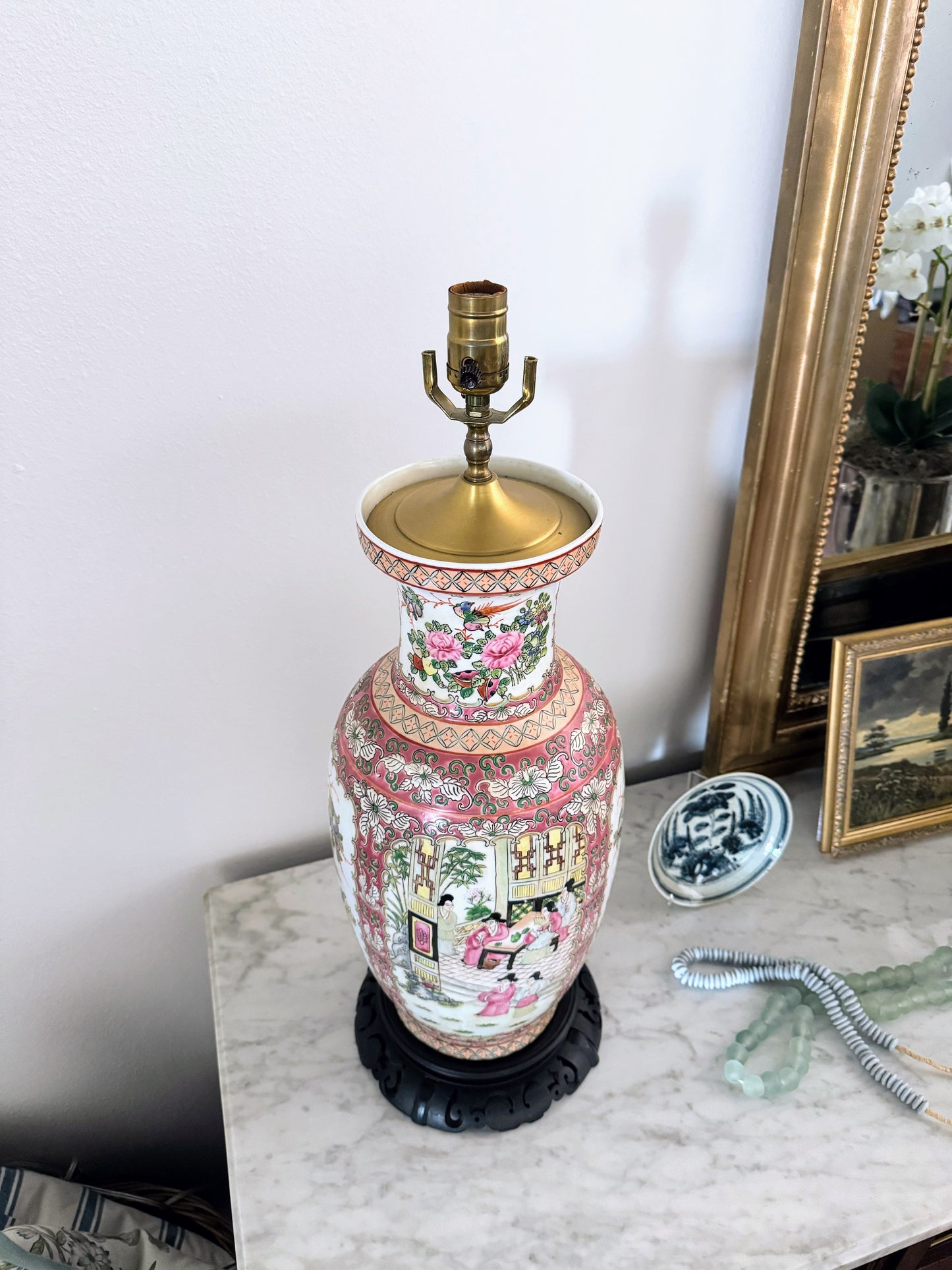 Chinoiserie Famille Rose Porcelain Vase Lamp