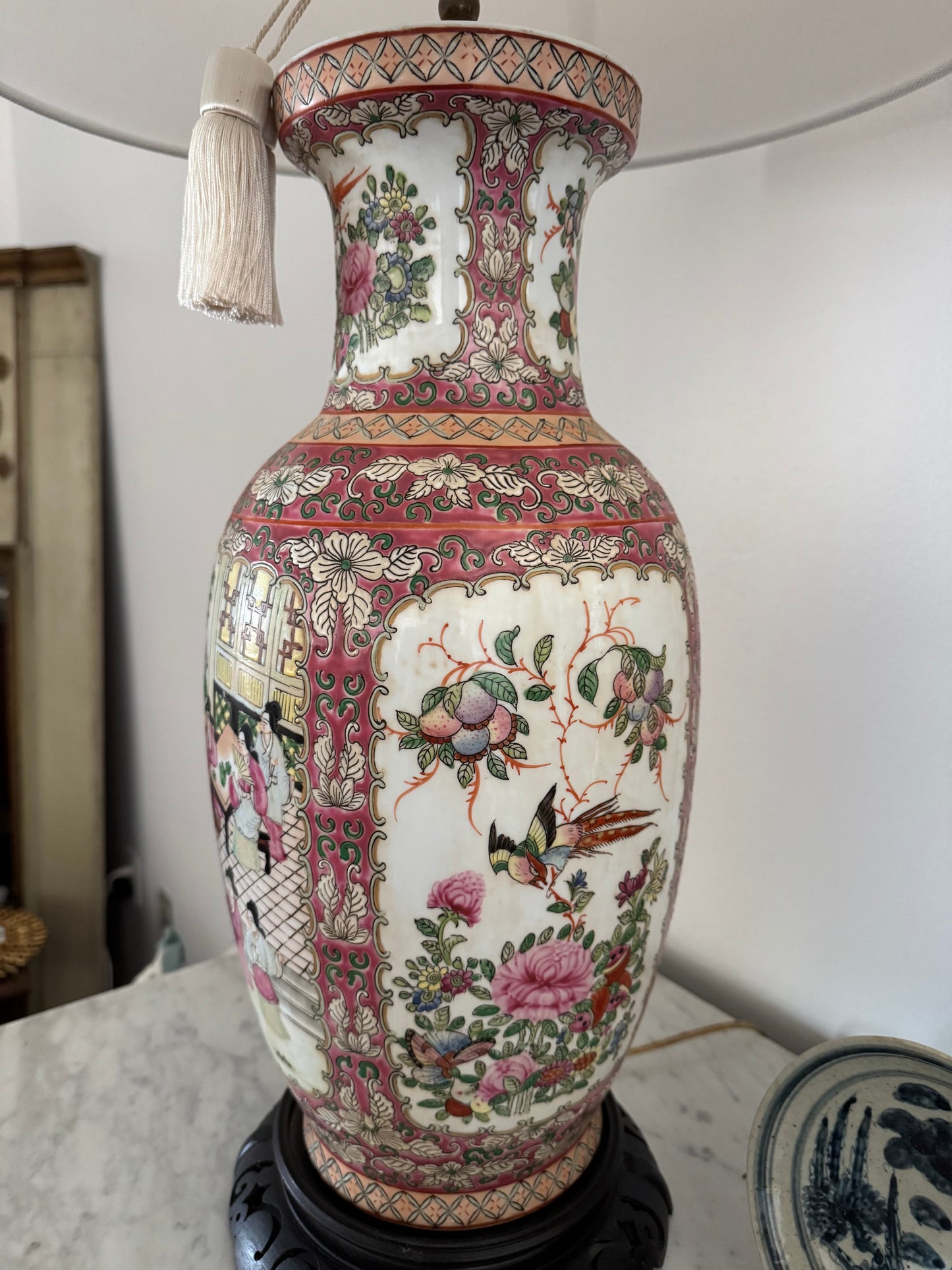 Chinoiserie Famille Rose Porcelain Vase Lamp