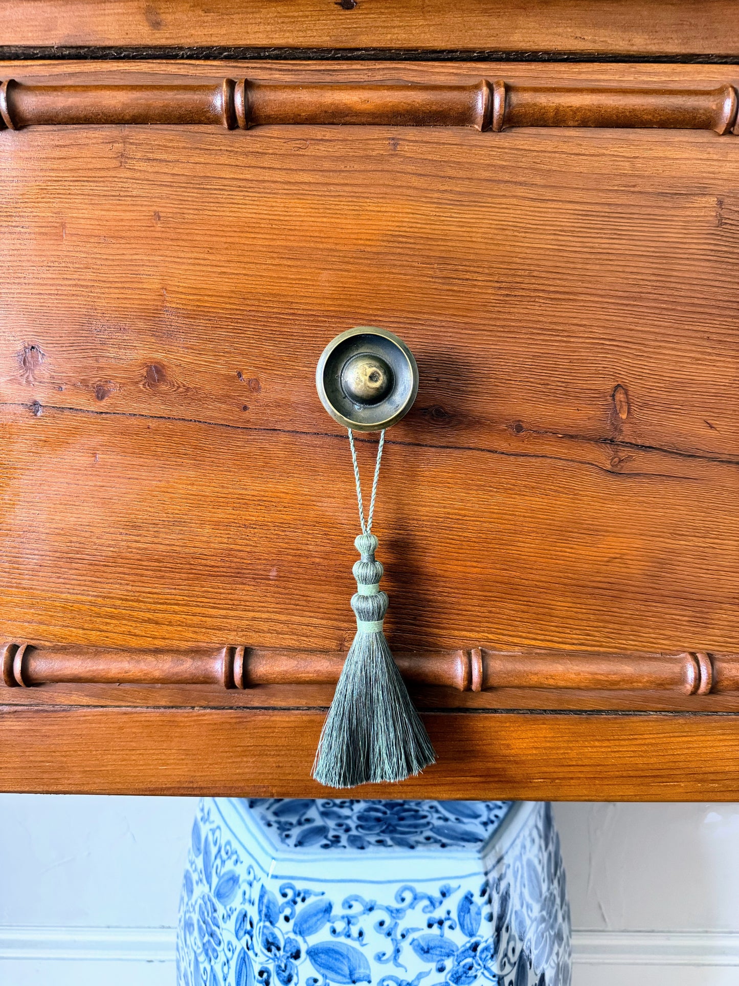 Aix-en-Provence Tassel (In Bleu, Blanc, & Vert)