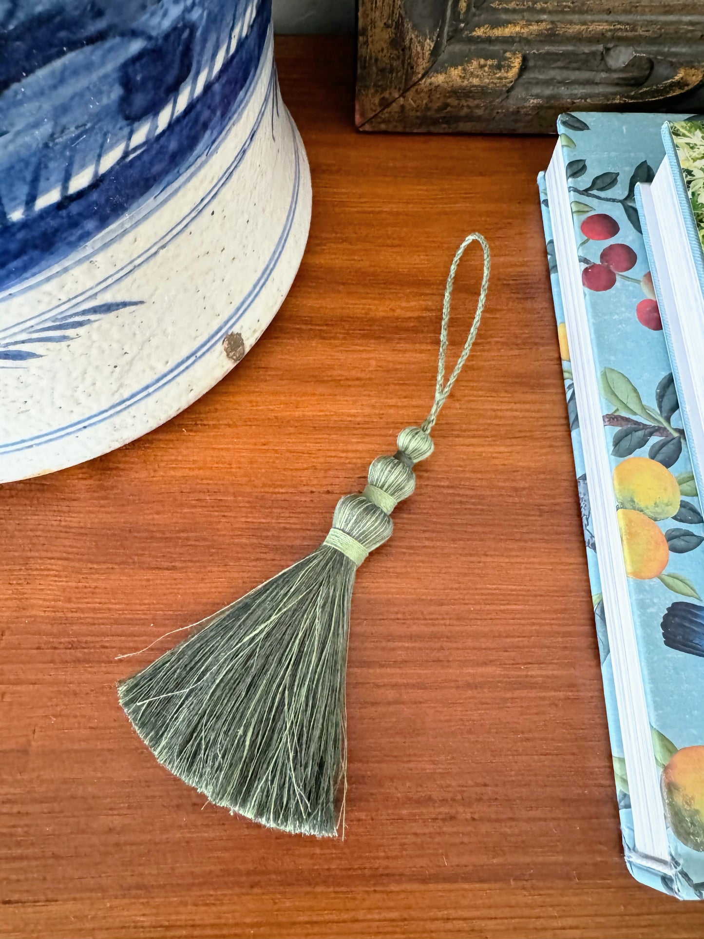 Aix-en-Provence Tassel (In Bleu, Blanc, & Vert)
