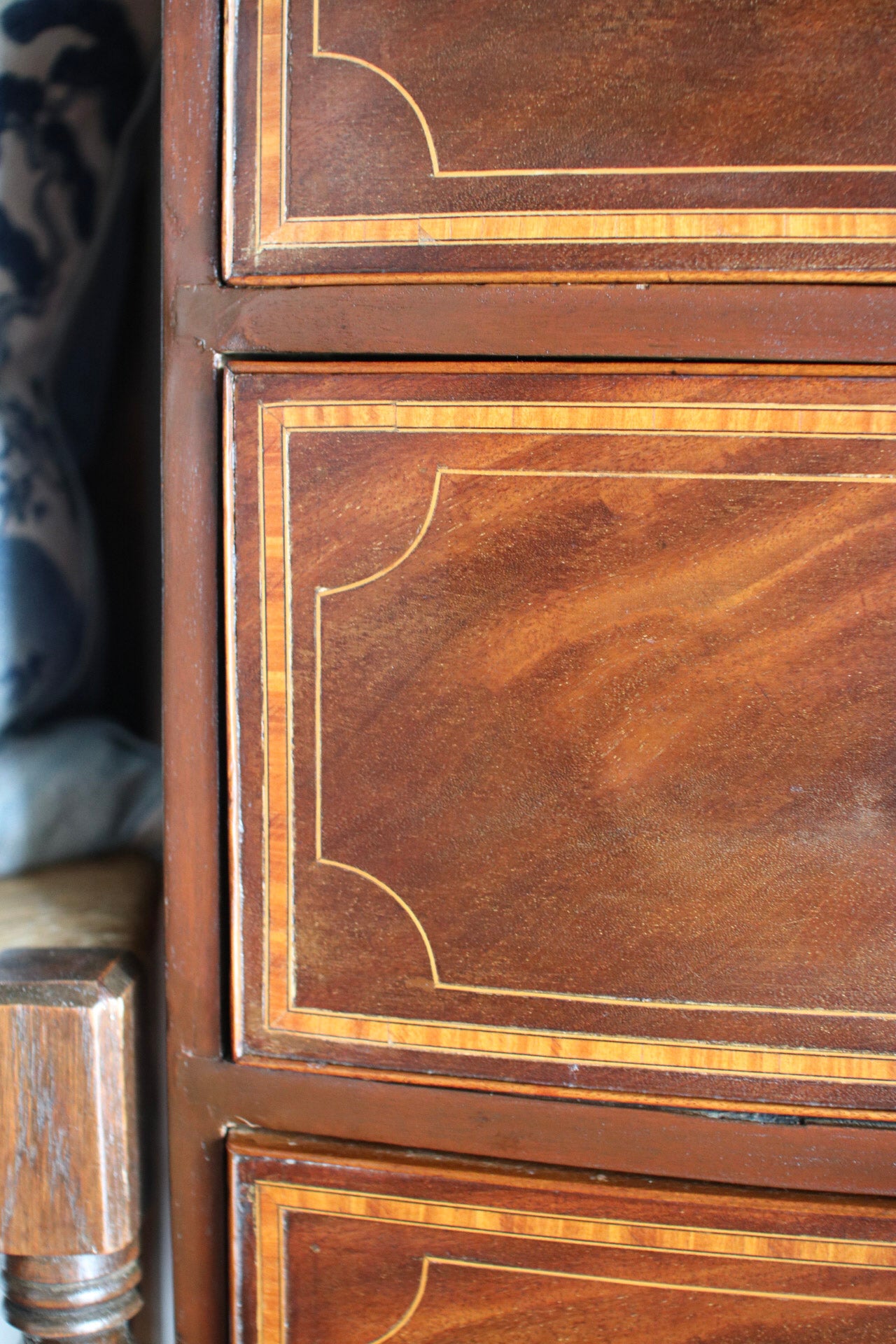 English Bowfront with String Inlay