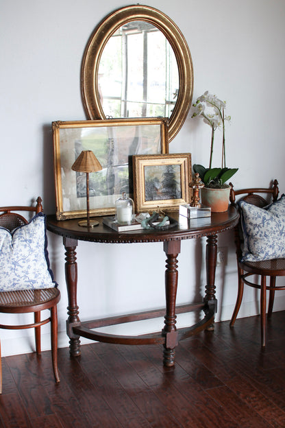 Italian Demilune with Dentil Moulding