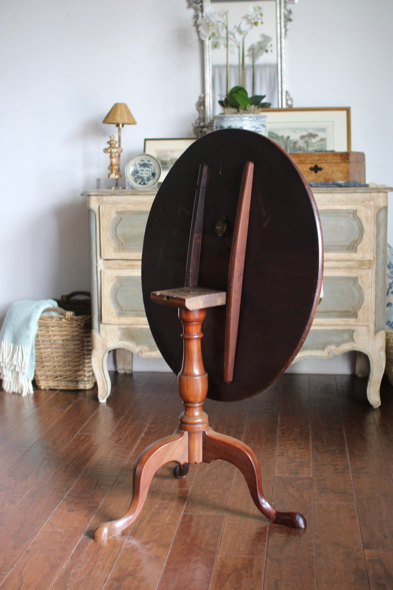English Georgian Tilt Top Table