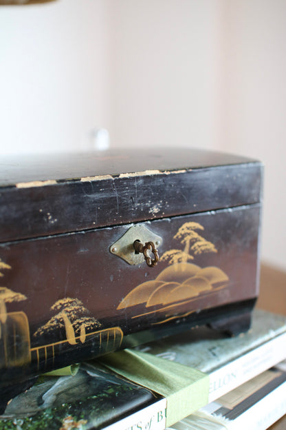 Chinoiserie Lacquered Box