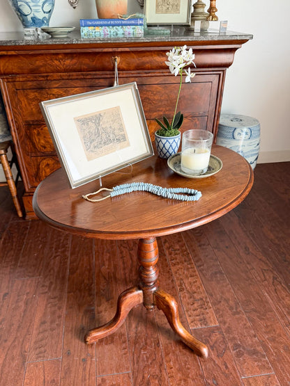 English Oval Tilt Top Table