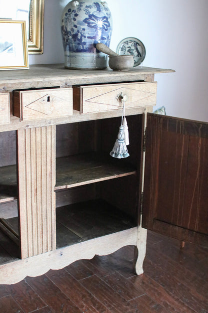 Bleached Belgian Buffet