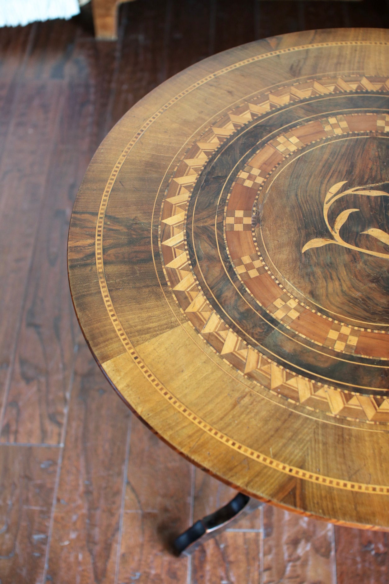 Round Italian Table with Inlay