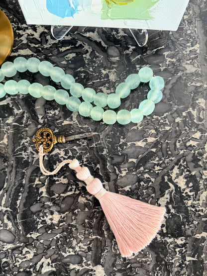 Tassel: Aix-en-Provence (In Bleu, Blanc, Vert, & Rose)