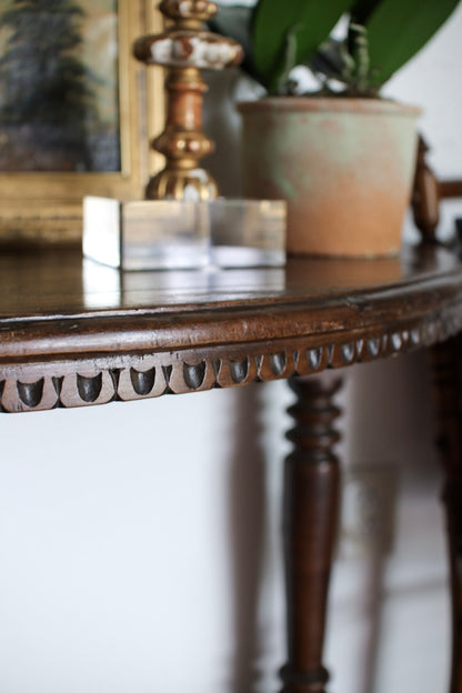 Italian Demilune with Dentil Moulding