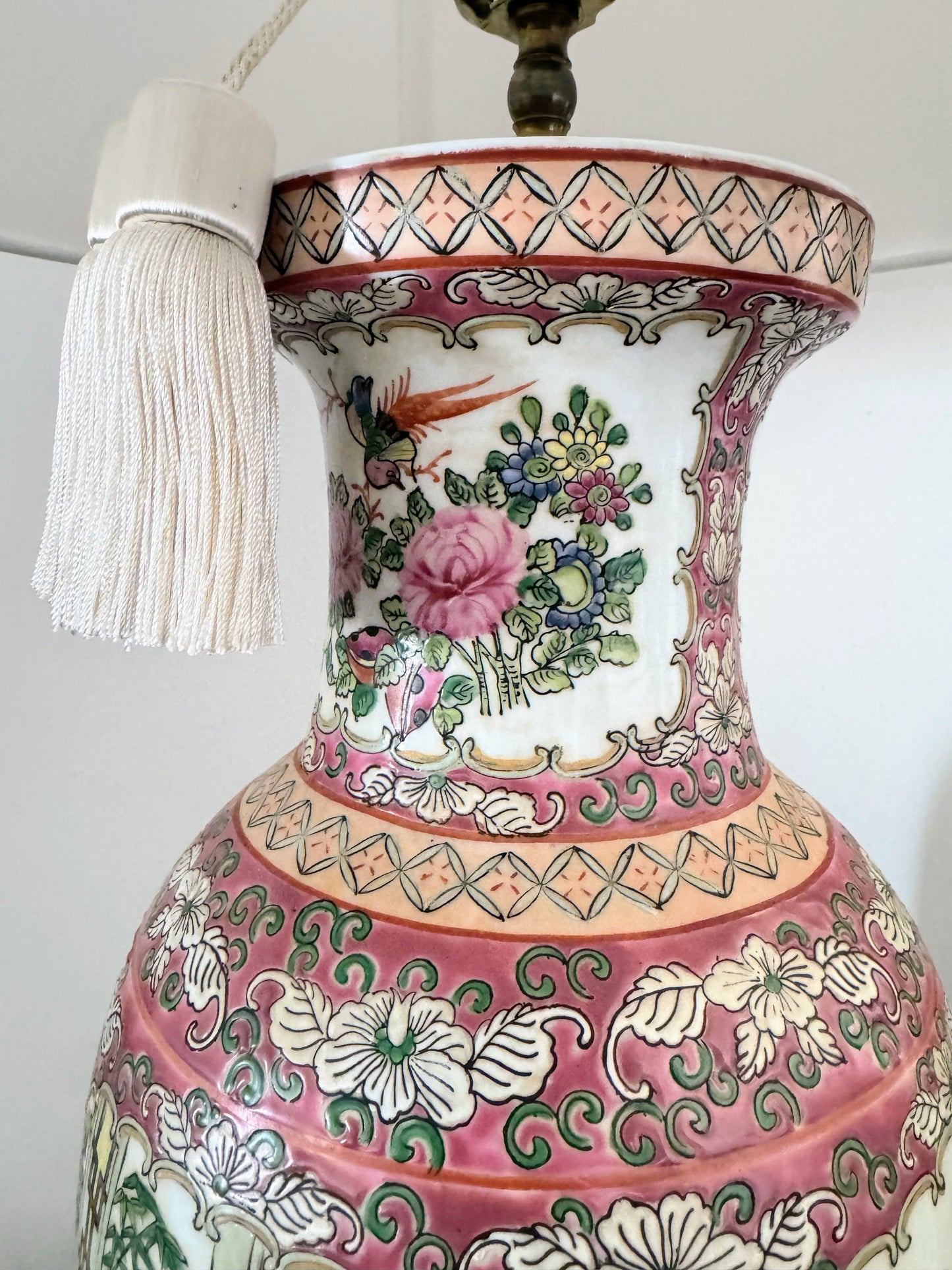 Chinoiserie Famille Rose Porcelain Vase Lamp