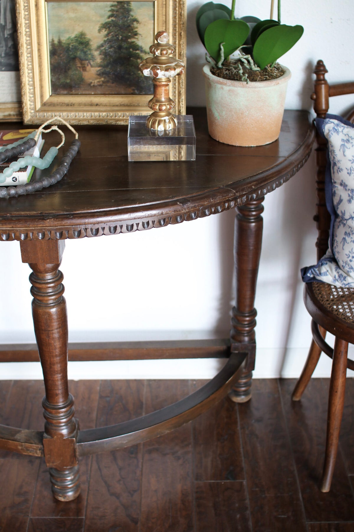 Italian Demilune with Dentil Moulding
