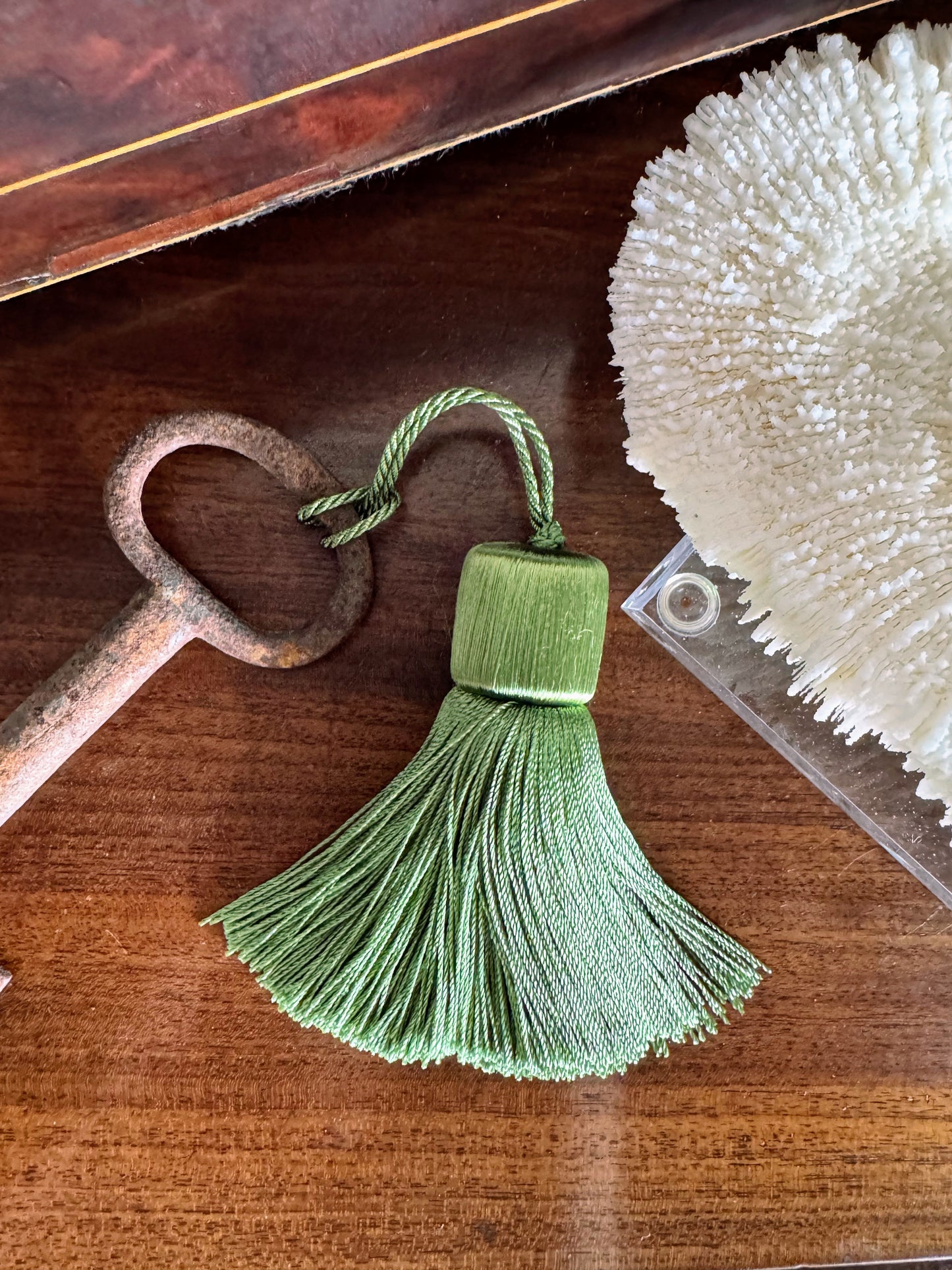 Lyon Tassel in Vert