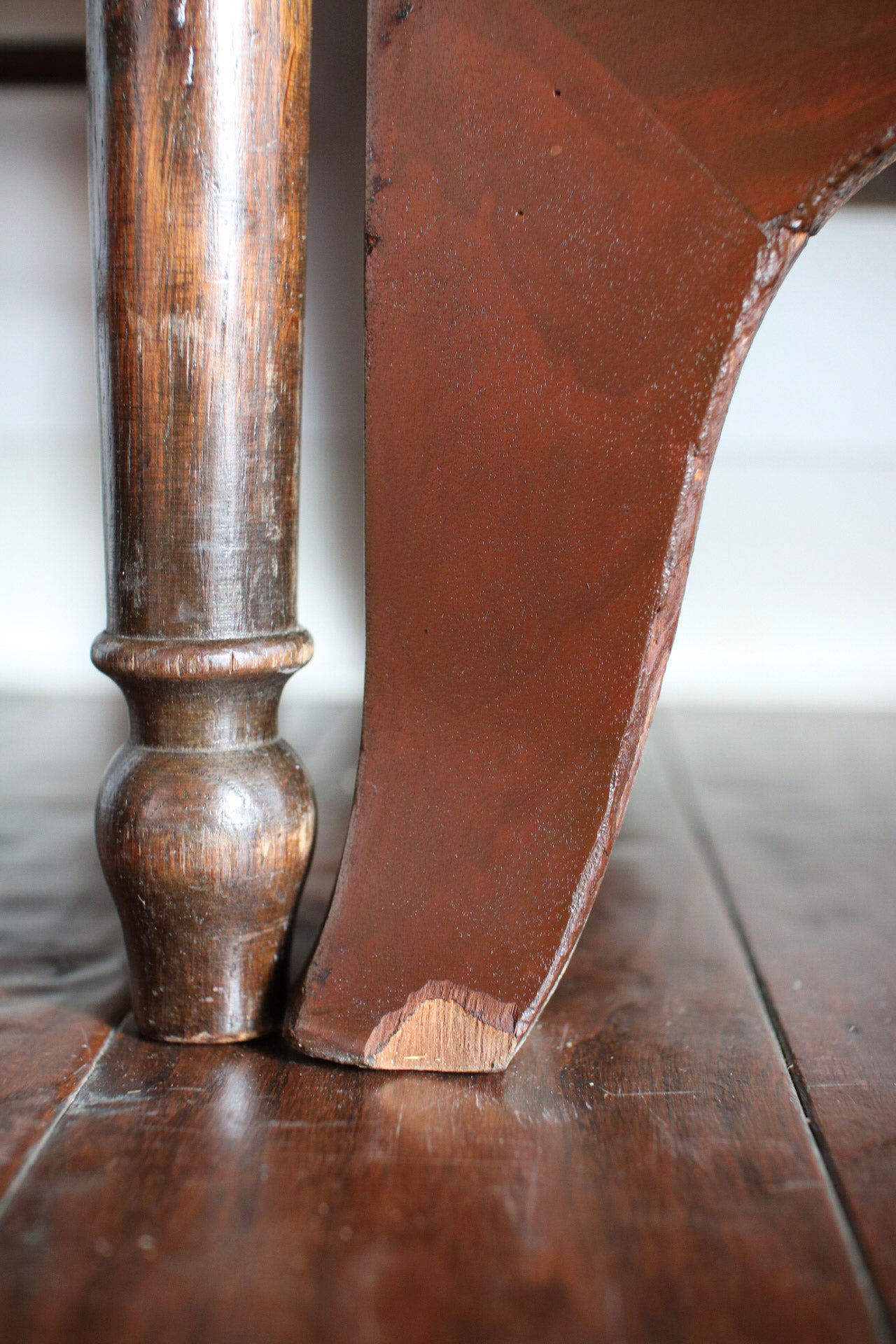 English Bowfront with String Inlay