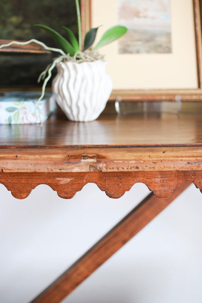Italian Scalloped Table