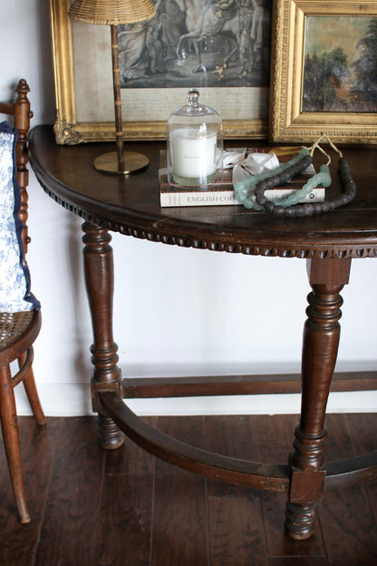 Italian Demilune with Dentil Moulding