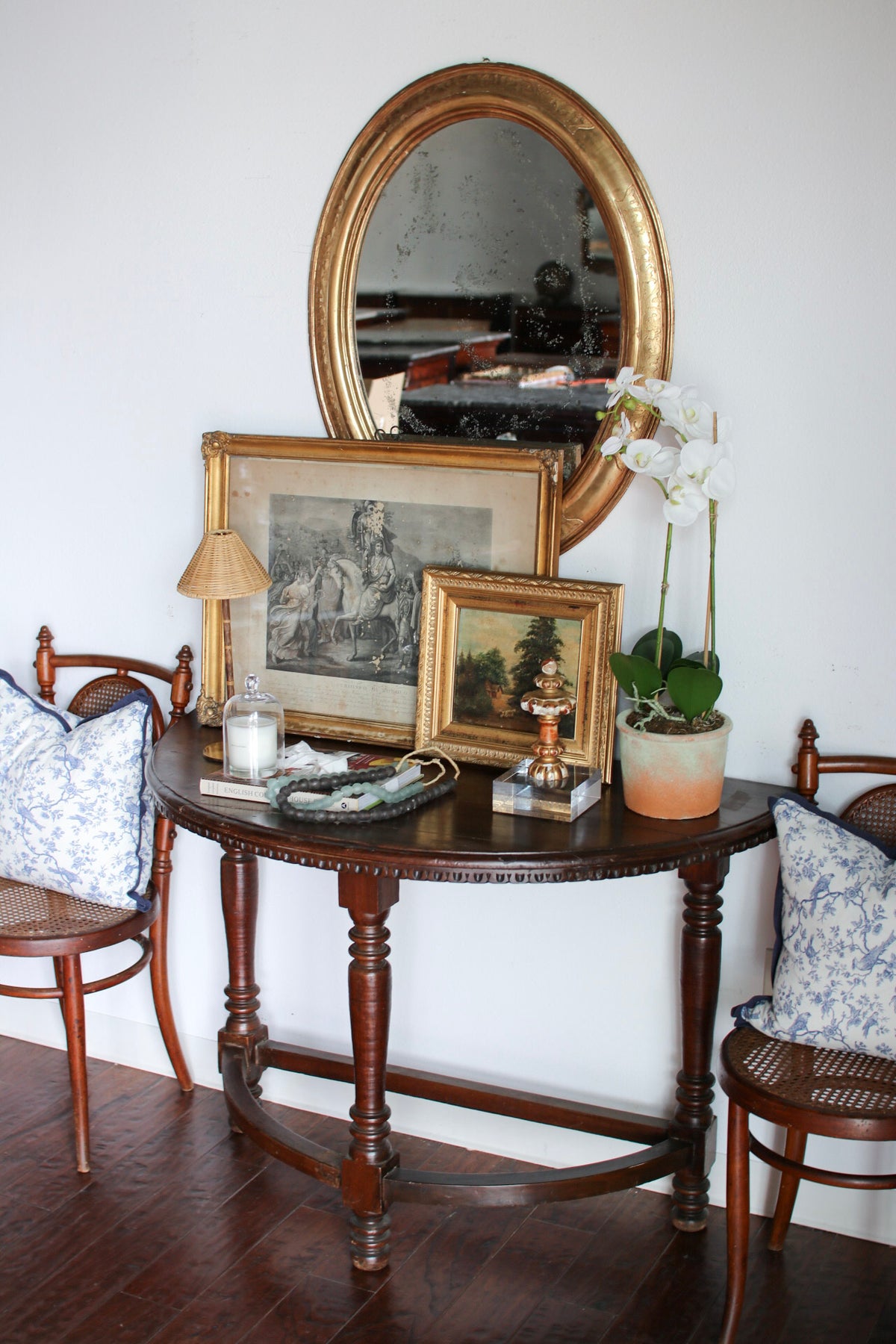 Italian Demilune with Dentil Moulding