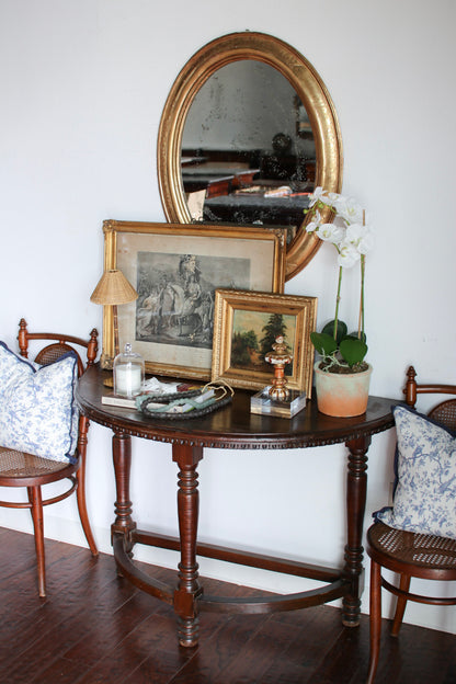 Italian Demilune with Dentil Moulding