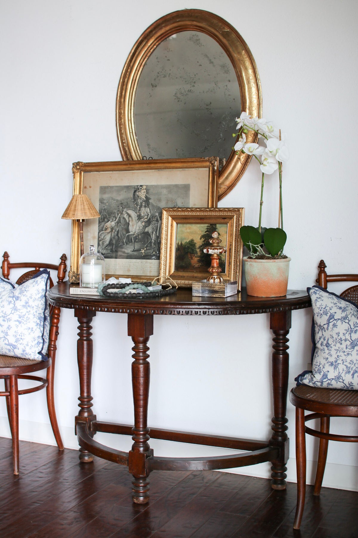 Italian Demilune with Dentil Moulding