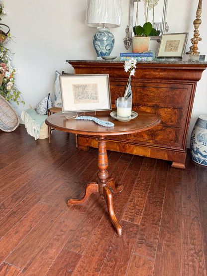English Oval Tilt Top Table