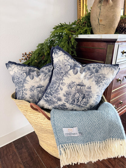 Custom Pillow: 18x18 Made in the UK Elephant Linen