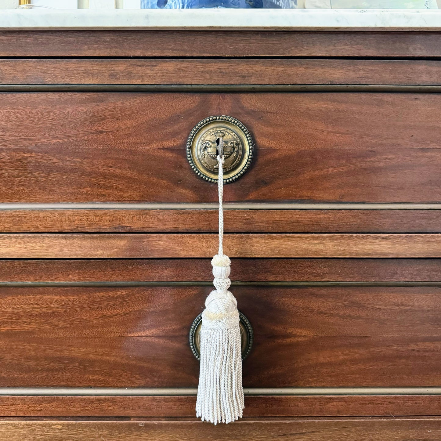 Paris Tassel in Blanc