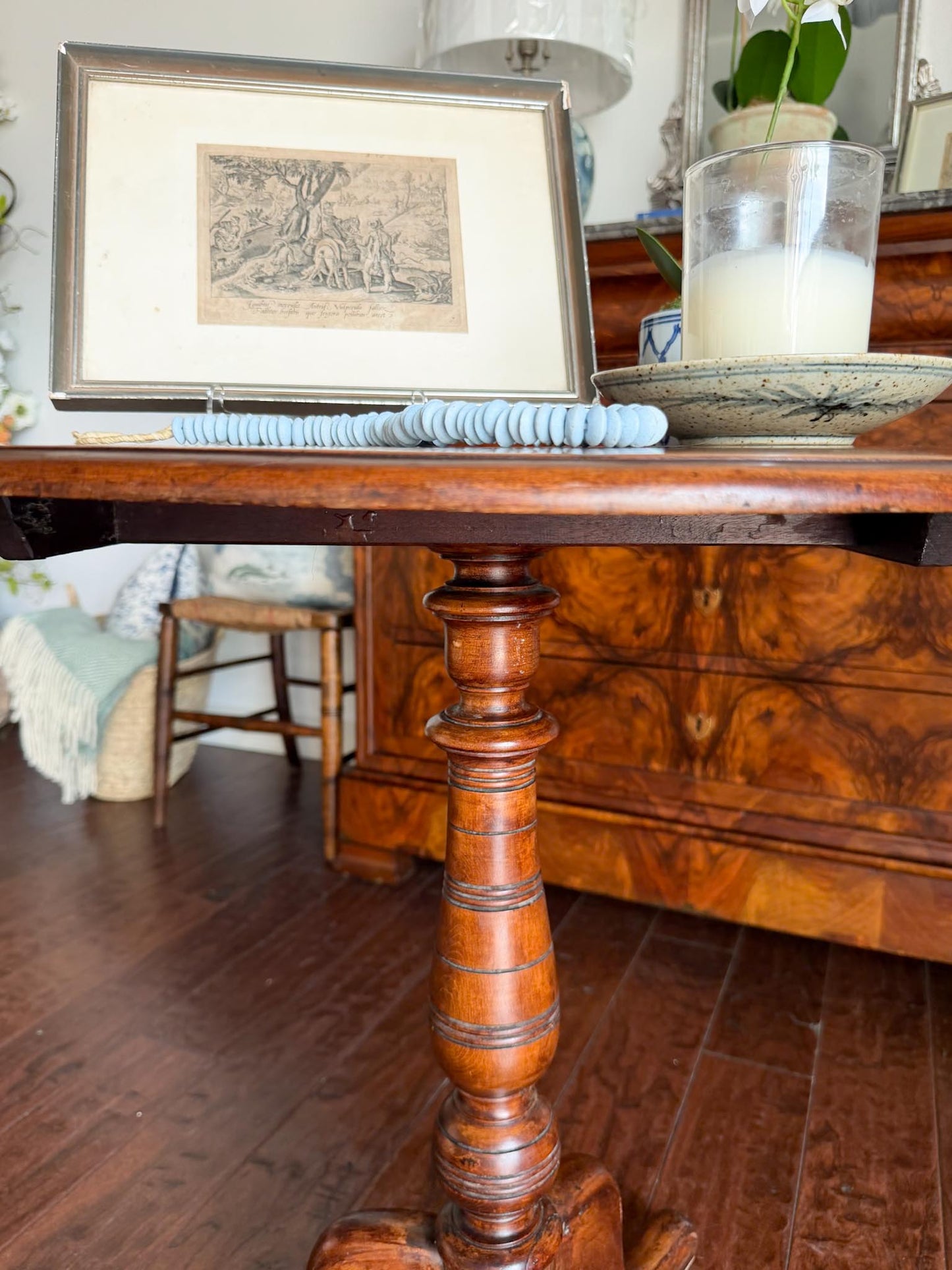 English Oval Tilt Top Table