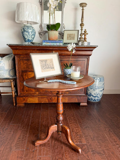 English Oval Tilt Top Table