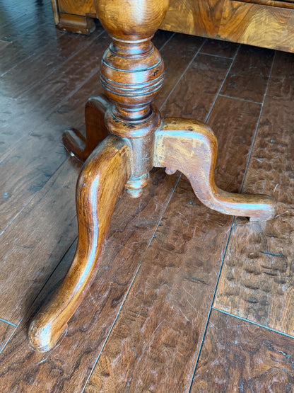 English Oval Tilt Top Table